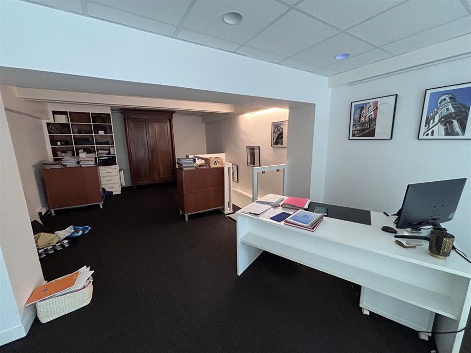 Commerce Location 56100 LORIENT