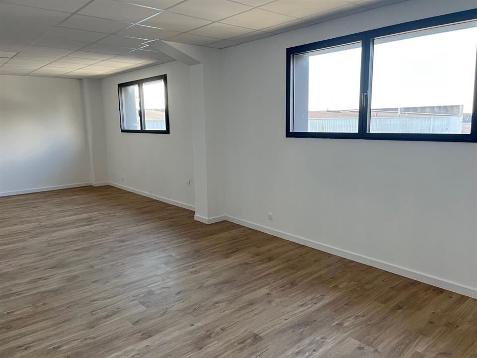 Commerce Location 56100 LORIENT