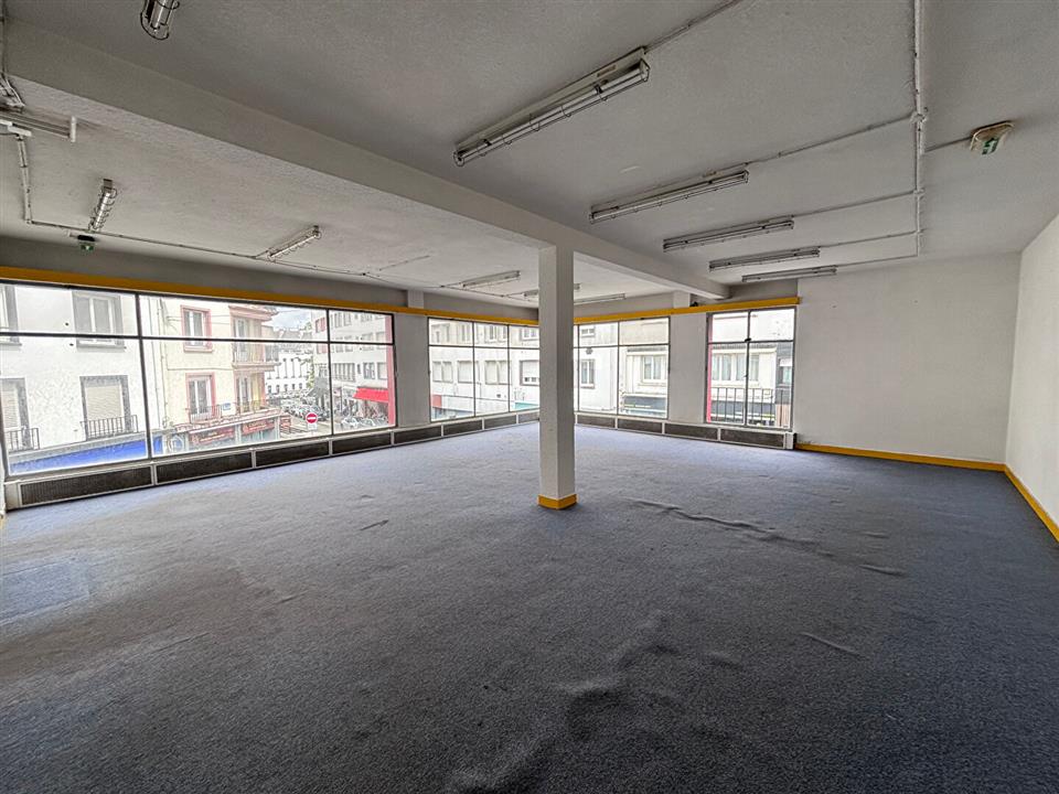 Commerce Location 56100 Lorient