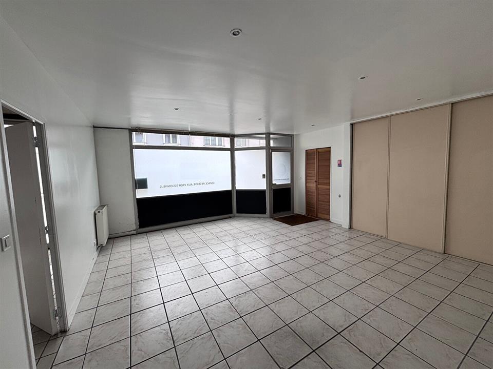 Commerce Location 56100 LORIENT