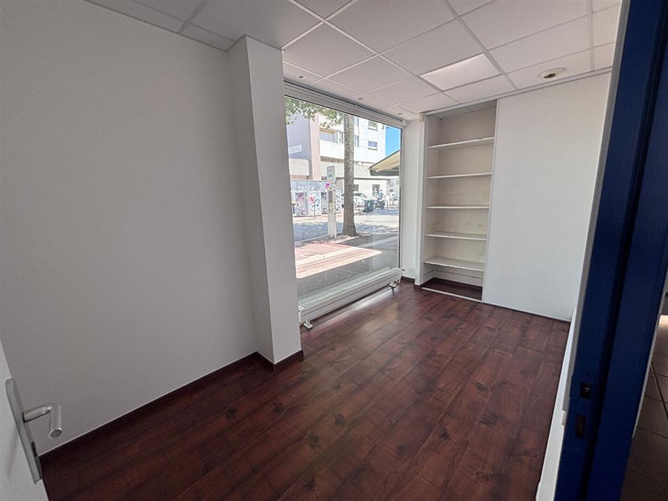 Commerce Location 56100 Lorient