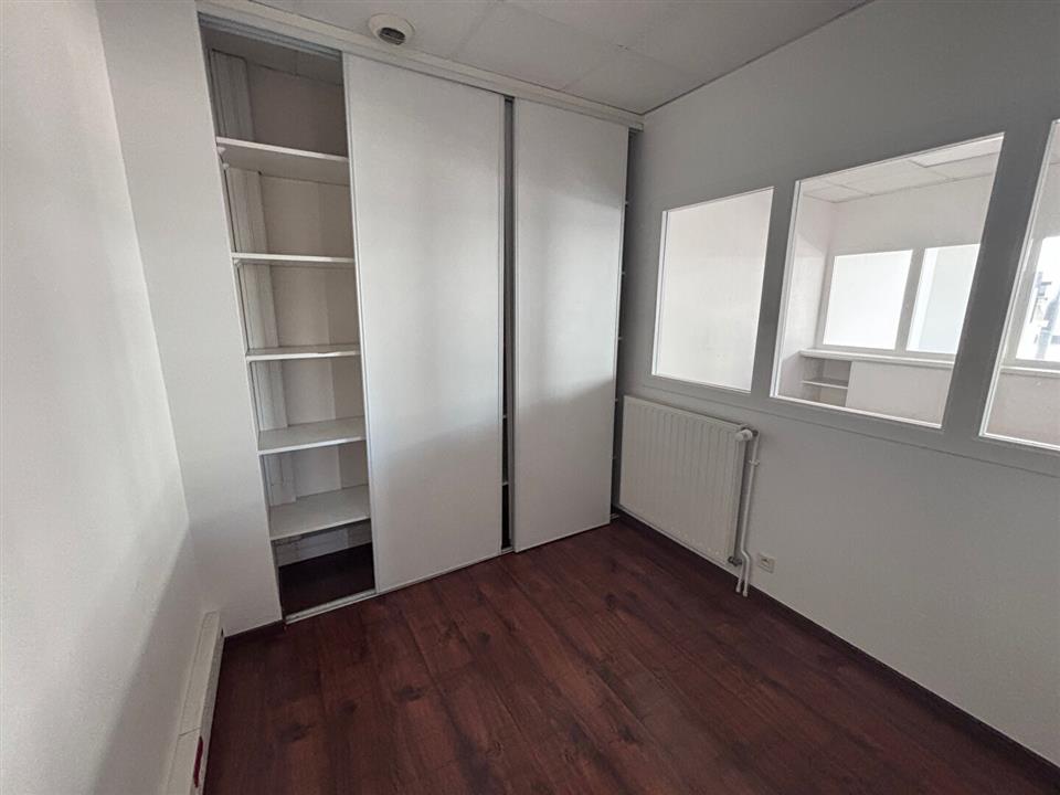Commerce Location 56100 Lorient