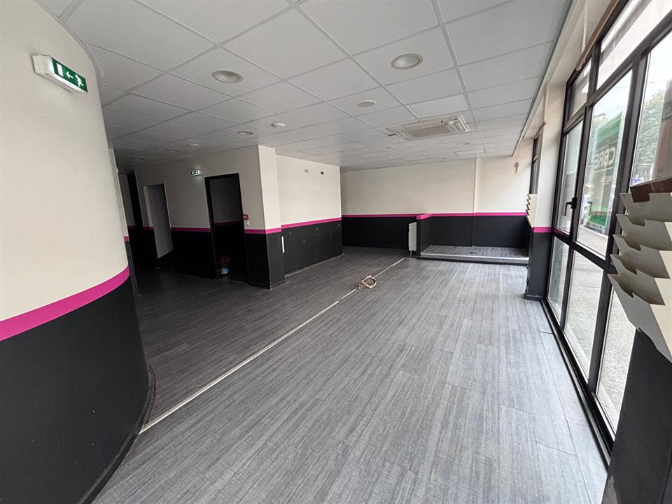 Commerce Location 56100 LORIENT