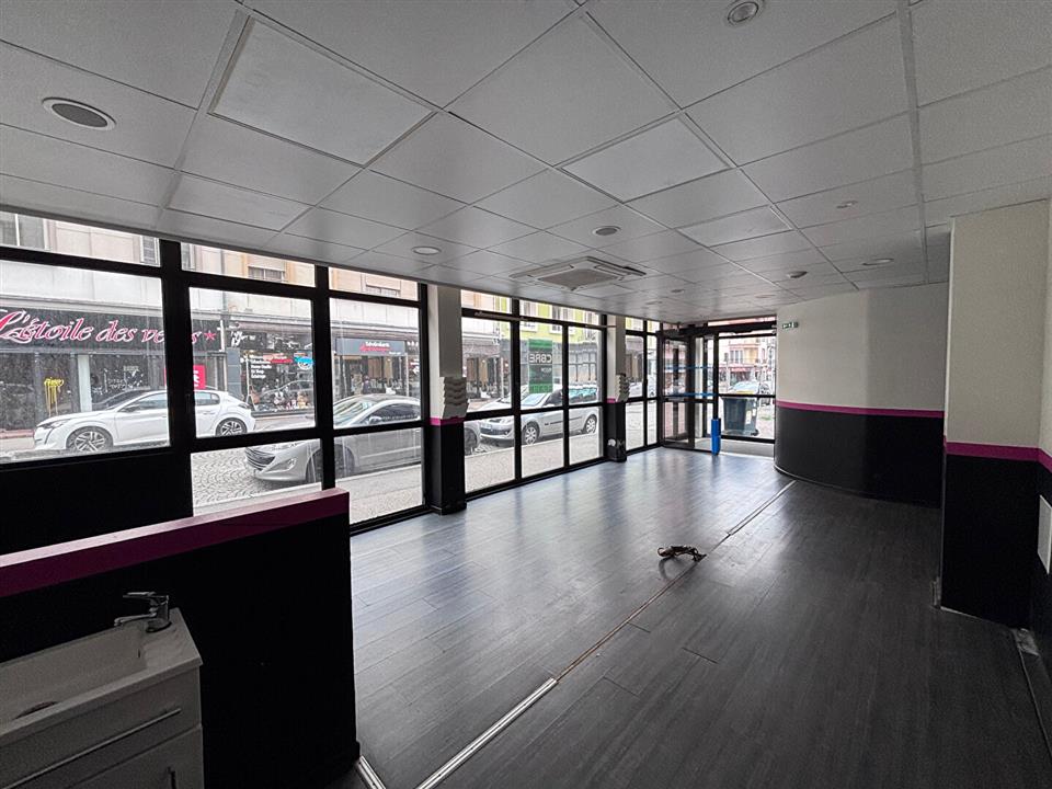 Commerce Location 56100 LORIENT