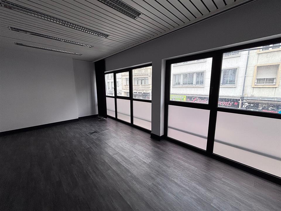 Commerce Location 56100 LORIENT