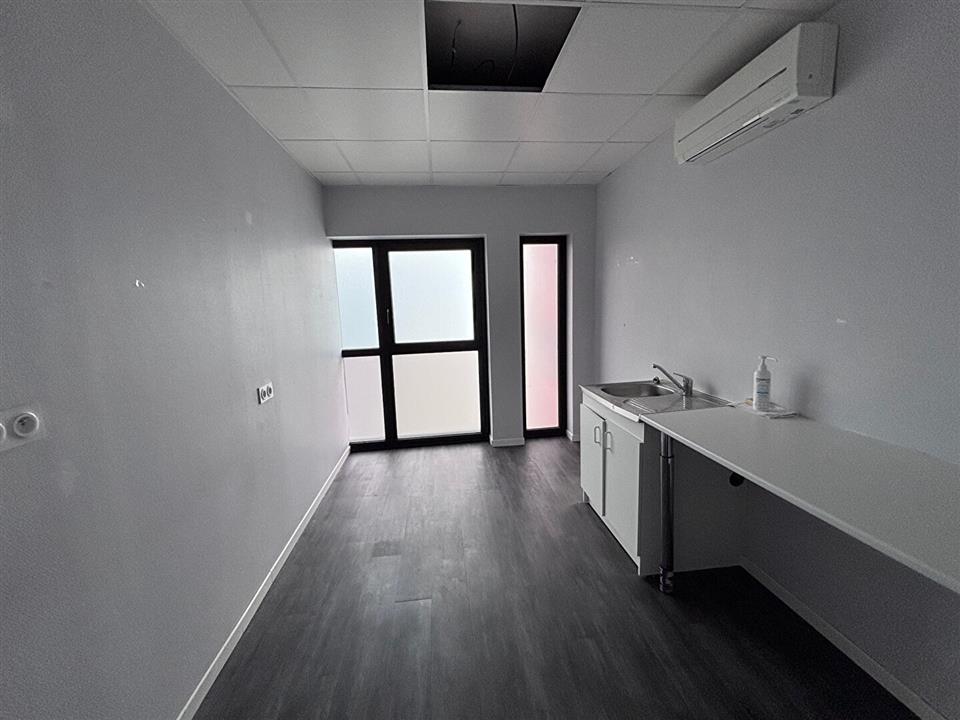 Commerce Location 56100 LORIENT