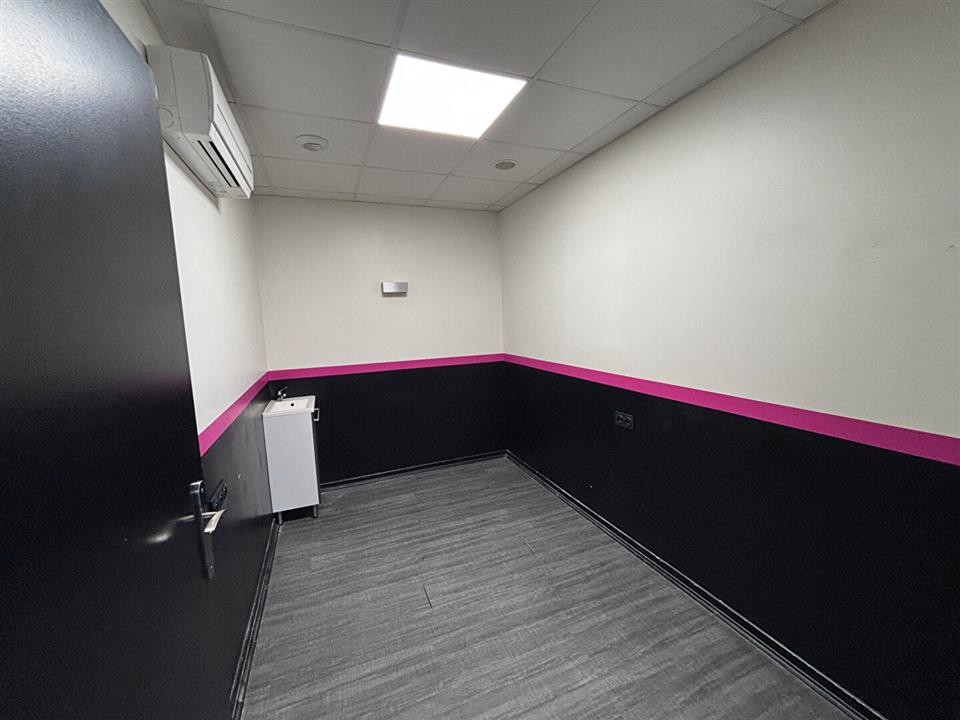 Commerce Location 56100 LORIENT
