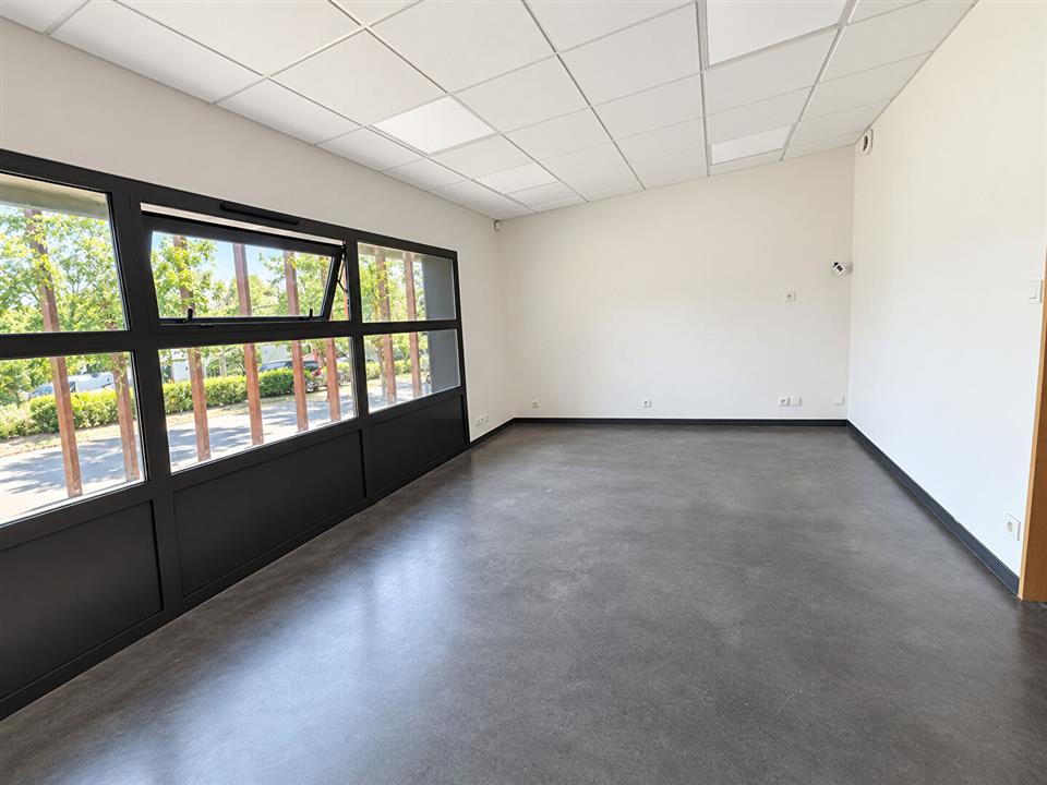 Bureau Location 56100 LORIENT