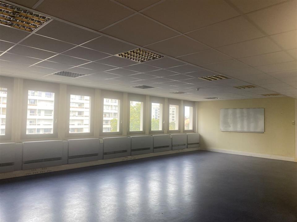Bureau Location 69100 VILLEURBANNE 28-30 RUE DE LA BAISSE