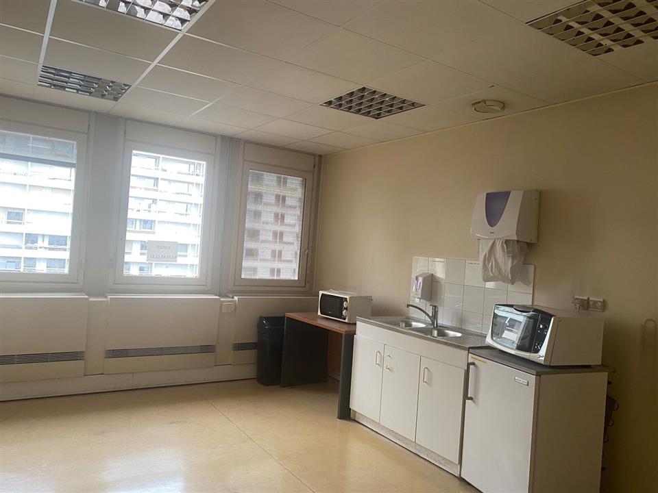 Bureau Location 69100 VILLEURBANNE 28-30 RUE DE LA BAISSE