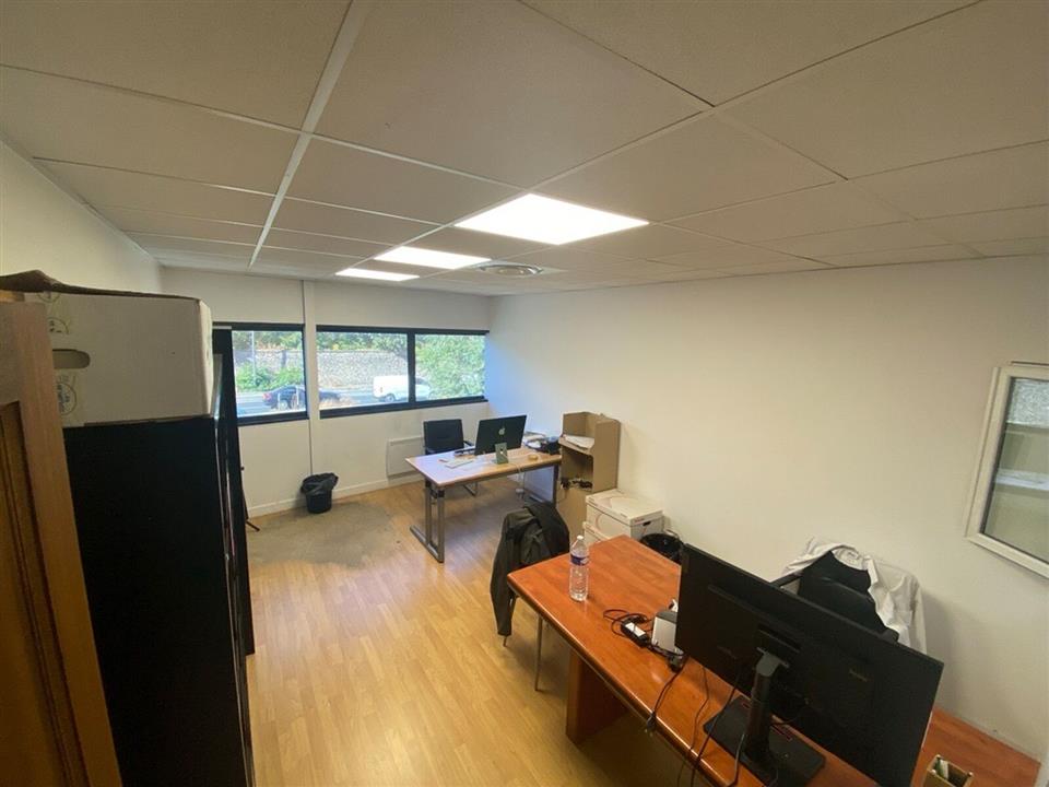 Local d'activités Location 93000 BOBIGNY