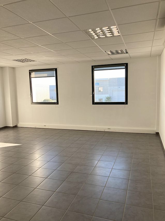 Local d'activités Location 69800 ST PRIEST