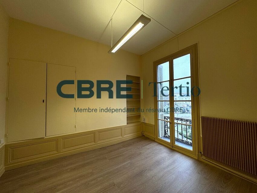 Bureau Location 37000 TOURS