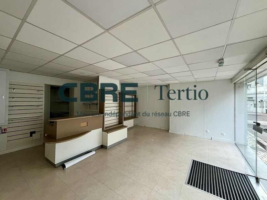 Commerce Location 37550 SAINT-AVERTIN