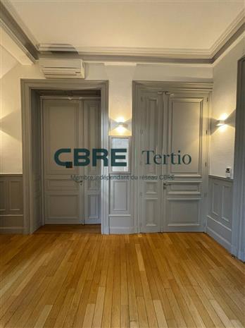 Local d'activités Location 37000 TOURS