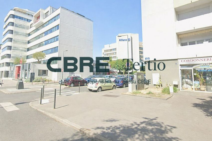 Commerce Location 37000 TOURS