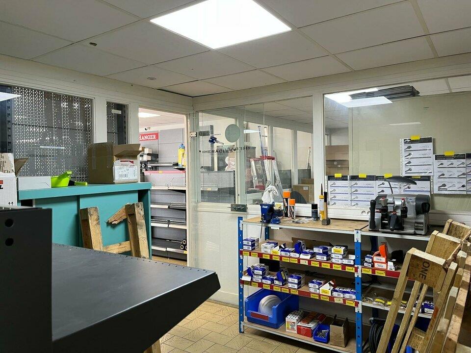Commerce Location 37100 TOURS