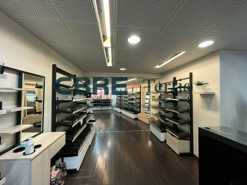 Commerce Location 37000 TOURS