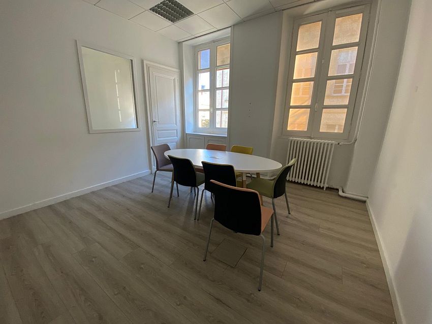 Bureau Location 33000 BORDEAUX 10 COURS DE GOURGUE