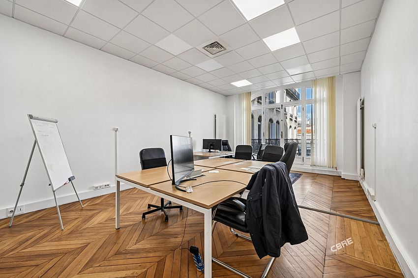 Bureau Location 75116 PARIS 50 AVENUE VICTOR HUGO