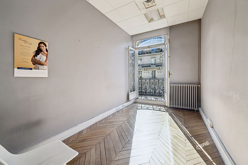 Bureau Location 75116 PARIS 50 AVENUE VICTOR HUGO