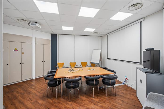 Bureau Location 75014 PARIS 10 PLACE DE CATALOGNE