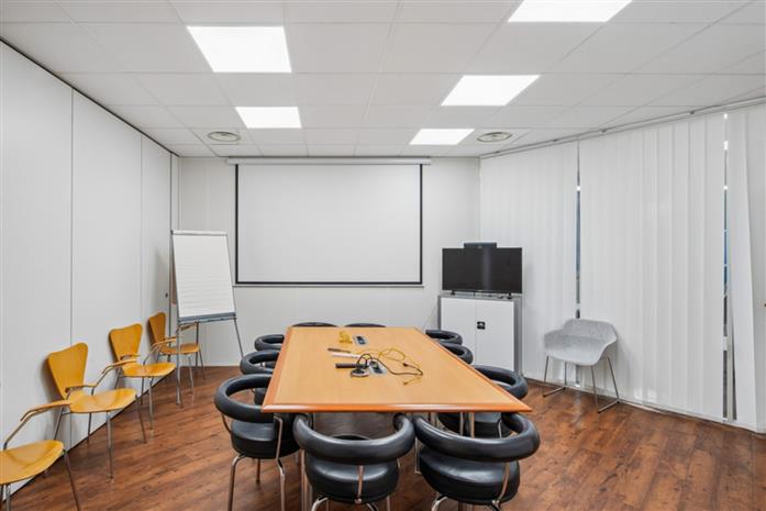 Bureau Location 75014 PARIS 10 PLACE DE CATALOGNE