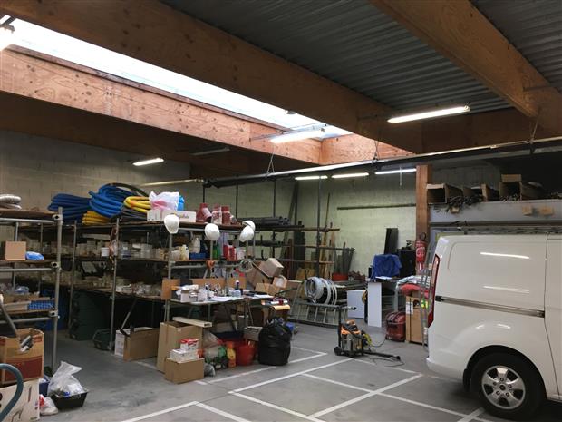 Local d'activités Location 69330 MEYZIEU