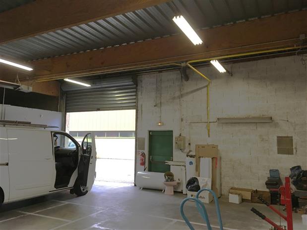 Local d'activités Location 69330 MEYZIEU