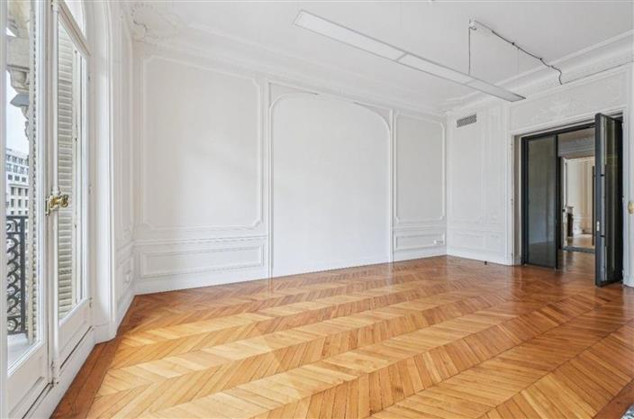 Bureau Location 75008 PARIS 43 AVENUE HOCHE