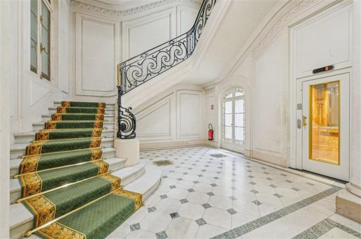 Bureau Location 75008 PARIS 43 AVENUE HOCHE