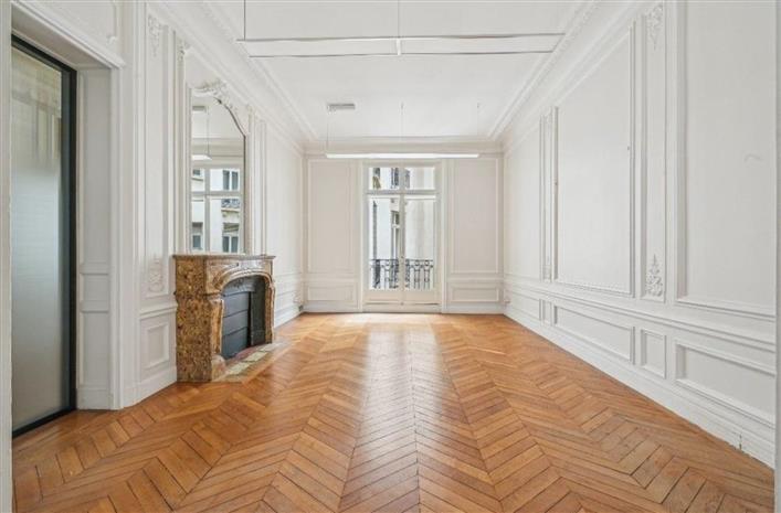 Bureau Location 75008 PARIS 43 AVENUE HOCHE