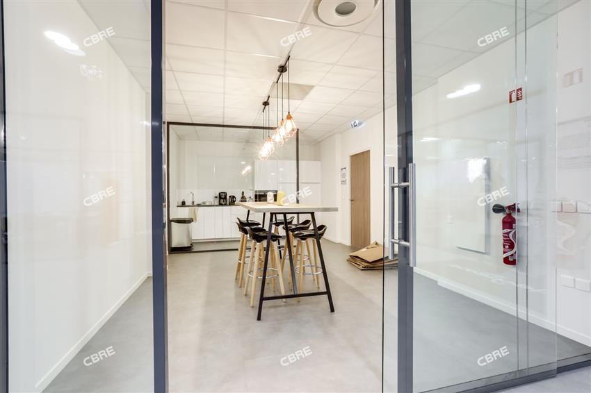 Bureau Location 59810 LESQUIN