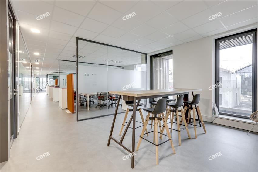 Bureau Location 59810 LESQUIN