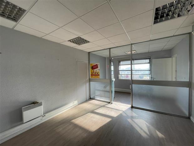 Bureau Location 33130 BEGLES 180-182 AVENUE DU MARECHAL LECLERC