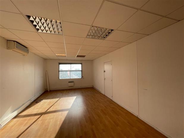 Bureau Location 33130 BEGLES 180-182 AVENUE DU MARECHAL LECLERC
