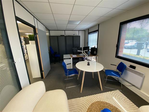 Bureau Location 59260 LEZENNES
