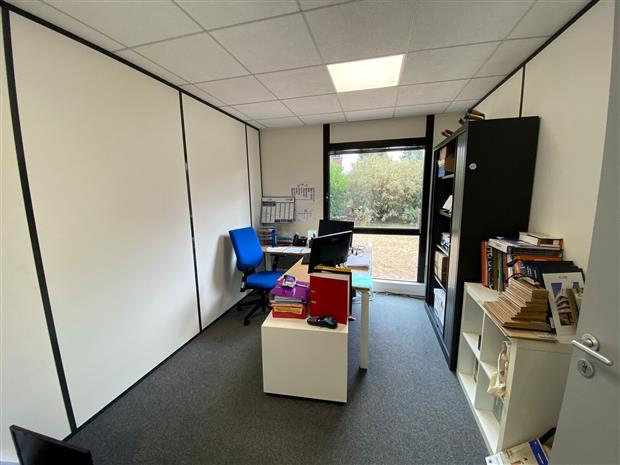 Bureau Location 59260 LEZENNES