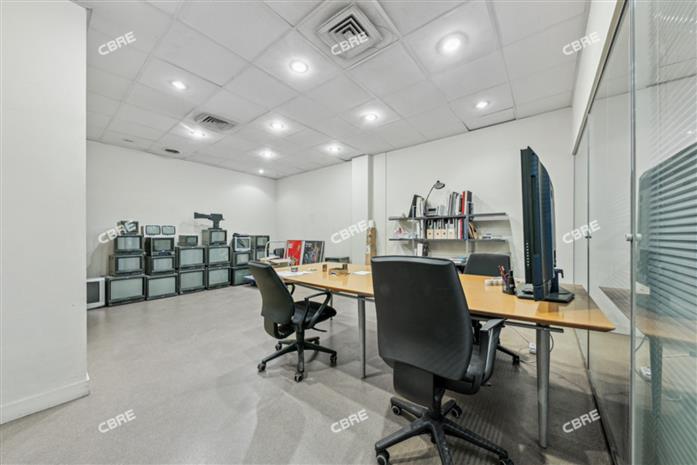 Bureau Location 75018 PARIS
