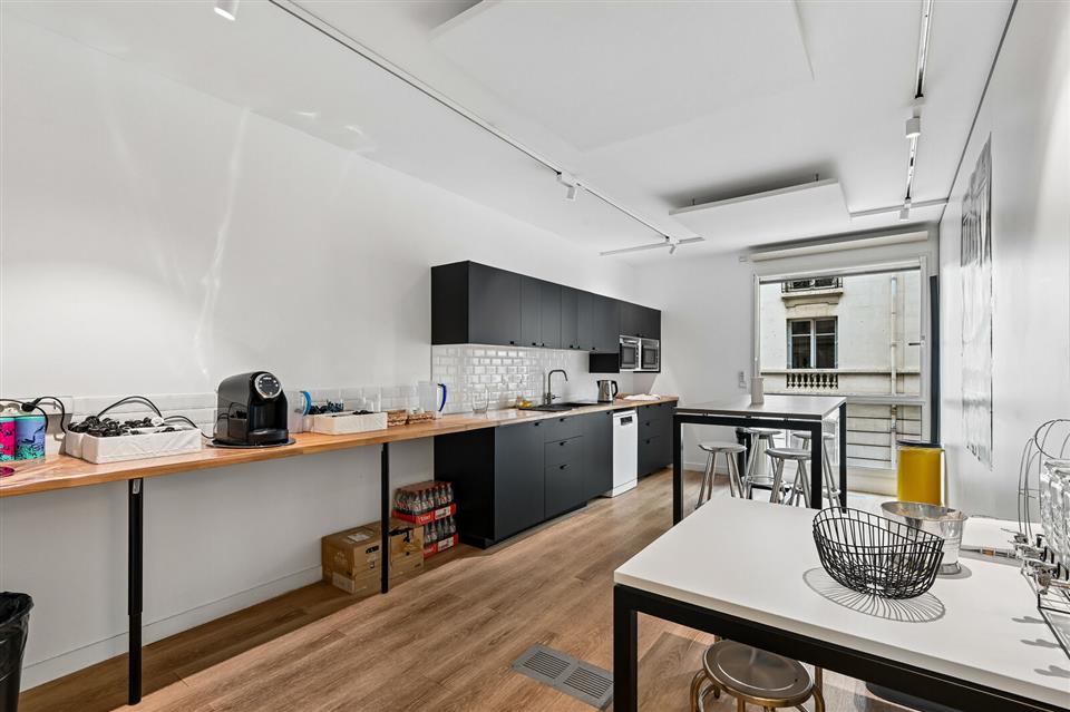 Bureau Location 75116 PARIS 18-20 RUE LA PEROUSE