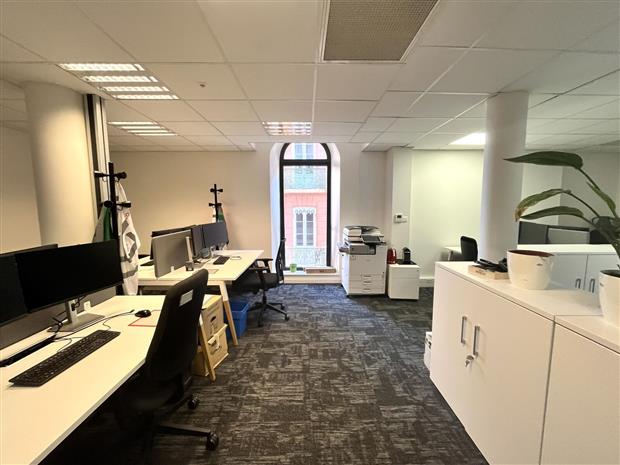 Bureau Location 31000 TOULOUSE 27 ALLEES JEAN JAURES