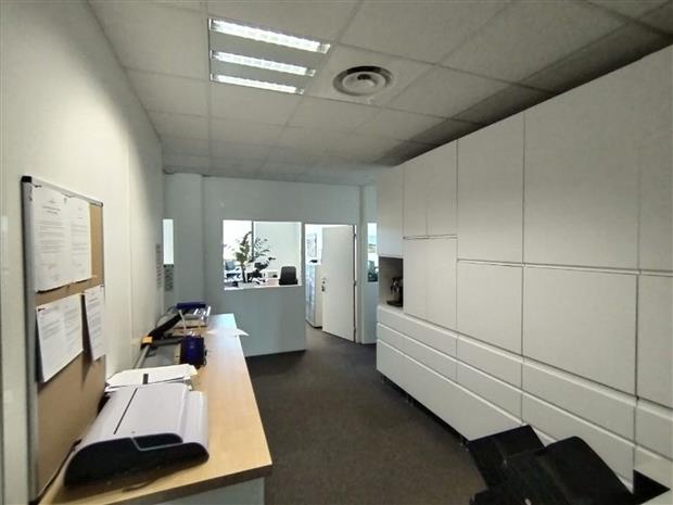 Bureau Location 13590 MEYREUIL