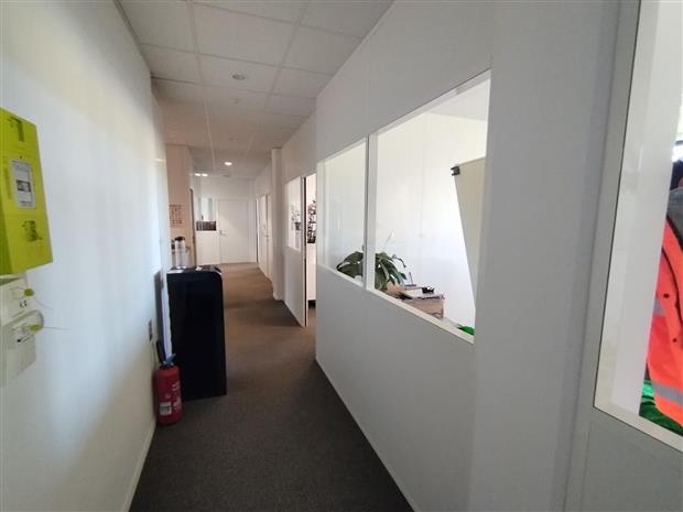 Bureau Location 13590 MEYREUIL