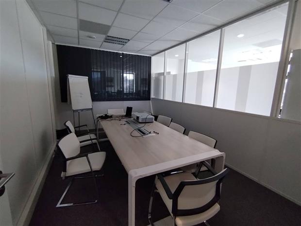 Bureau Location 13590 MEYREUIL