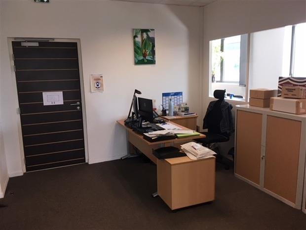 Bureau Location 13590 MEYREUIL