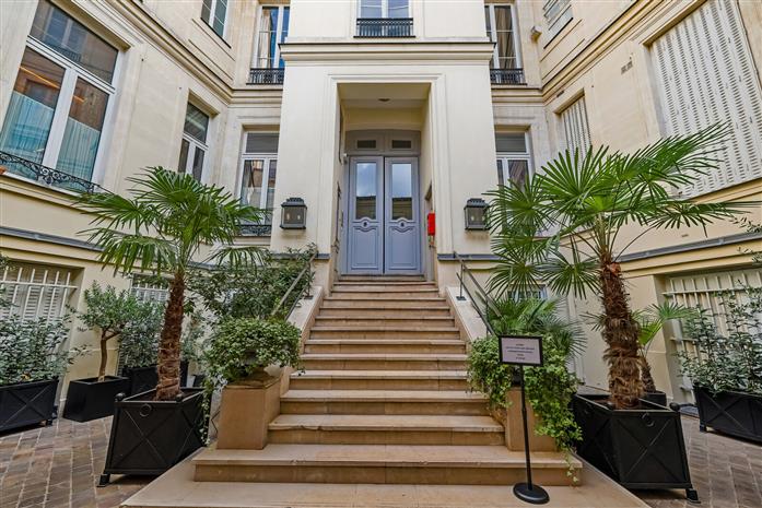 Bureau Location 75116 PARIS 12 RUE DE PRESBOURG