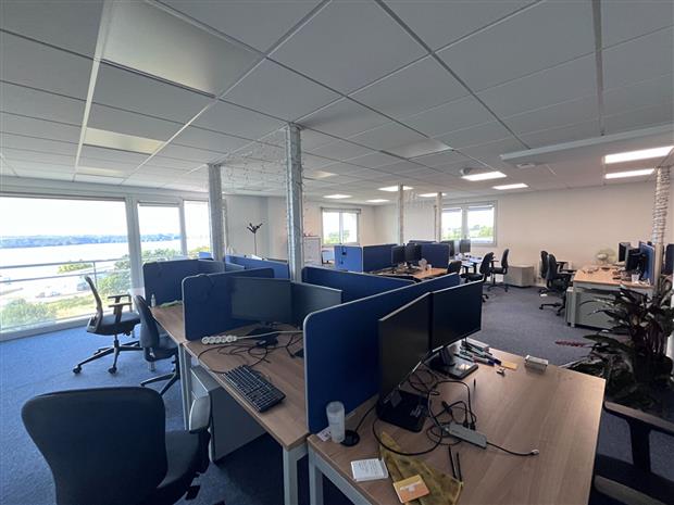 Bureau Location 29280 PLOUZANE