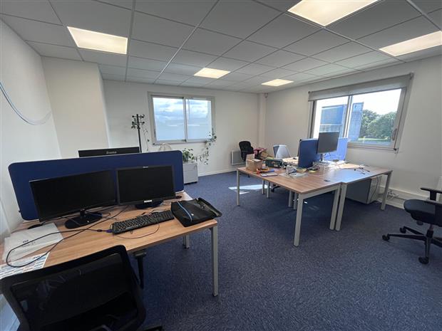 Bureau Location 29280 PLOUZANE