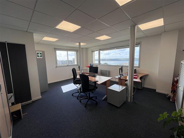 Bureau Location 29280 PLOUZANE