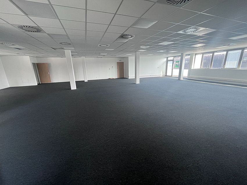 Bureau Location 29200 BREST